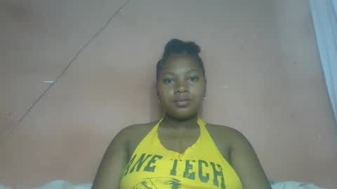 Snapshot of emeldah chatting on January 10, 3:25 pm emelda online show from January 10, 3:25 pm