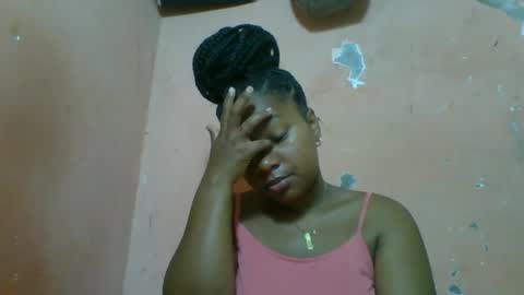 Snapshot of emeldah chatting on January 19, 9:02 am emelda online show from January 19, 9:02 am