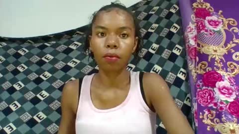 emelie473837 online show from April 4, 3:38 am