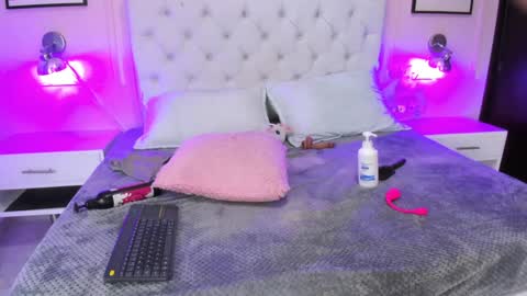 Emily  online show from December 6, 5:42 am