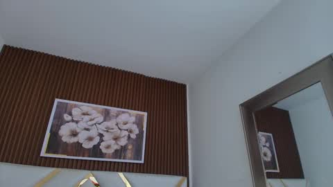 Snapshot of emelie_ch_ chatting on December 5, 3:04 am Emily online show from December 5, 3:04 am