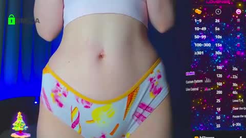 Snapshot of emelycrystal chatting on February 2, 3:21 am Emely online show from February 2, 3:21 am