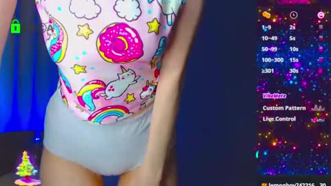 Snapshot of emelycrystal chatting on February 7, 4:27 am Emely online show from February 7, 4:27 am