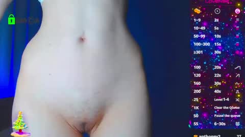 Snapshot of emelycrystal chatting on February 9, 9:37 am Emely online show from February 9, 9:37 am