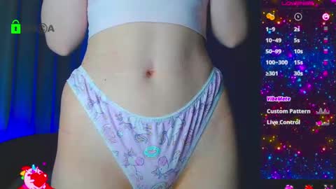 Snapshot of emelycrystal chatting on March 7, 6:46 am Emely online show from March 7, 6:46 am