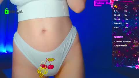 Snapshot of emelycrystal chatting on October 17, 4:59 am Emely online show from October 17, 4:59 am