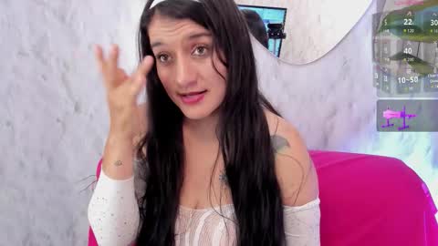 Snapshot of emelyross_ chatting on November 13, 11:36 pm emely ross online show from November 13, 11:36 pm