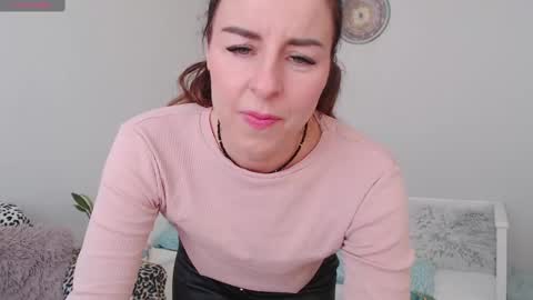 just me online show from February 22, 12:08 pm