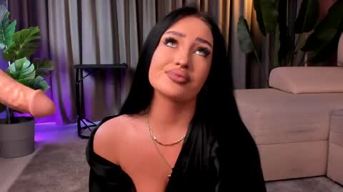 Emerald online show from April 14, 2:34 pm