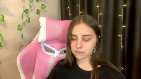 Hello Im Lucy online show from May 17, 3:41 pm