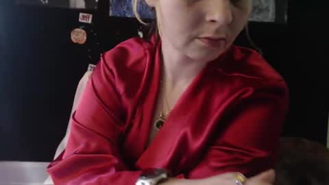 emeraldstrawberri online show from November 18, 7:07 pm