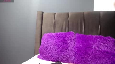 Snapshot of emi_candi chatting on December 31, 1:30 pm emi online show from December 31, 1:30 pm