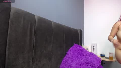 Snapshot of emi_candi chatting on January 18, 6:03 am emi online show from January 18, 6:03 am