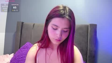 Snapshot of emi_candi chatting on October 11, 6:45 am emi online show from October 11, 6:45 am