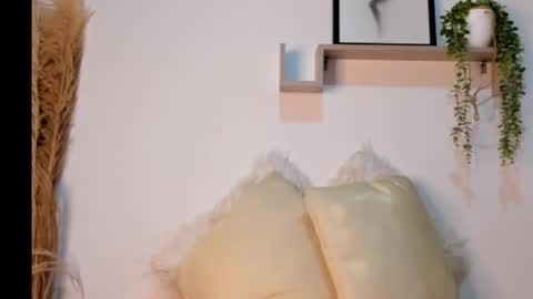 Snapshot of emi_carter chatting on November 27, 8:44 pm emi_carter online show from November 27, 8:44 pm