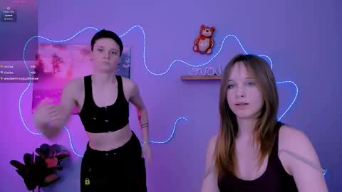 Snapshot of emi_fade chatting on March 3, 5:30 pm emi_fade online show from March 3, 5:30 pm