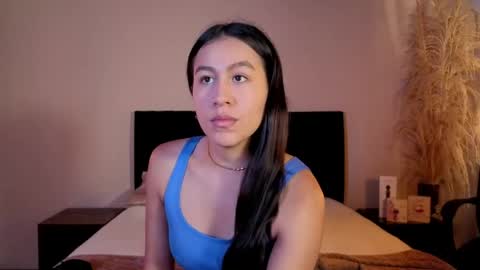 Emilia Gomez online show from May 12, 12:02 pm