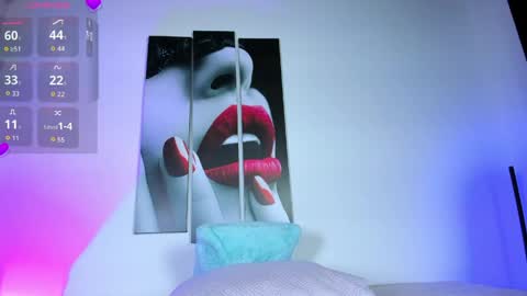 emiili_clark online show from April 9, 4:23 am