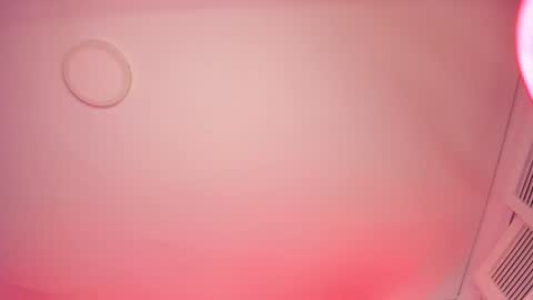 Snapshot of emiilycollins1 chatting on January 11, 12:44 am online show from January 11, 12:44 am