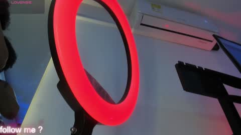 Snapshot of emiilycollins1 chatting on January 18, 9:02 pm online show from January 18, 9:02 pm