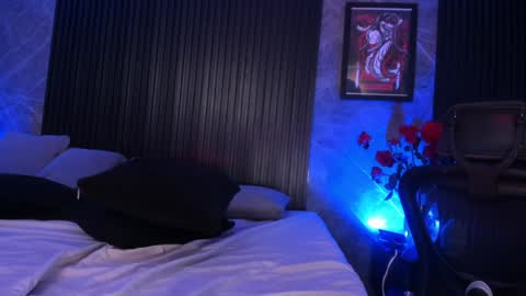 Snapshot of emiilycollins1 chatting on January 19, 12:06 am online show from January 19, 12:06 am