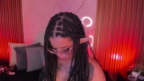 Snapshot of emiilycollins1 chatting on March 6, 10:15 pm online show from March 6, 10:15 pm