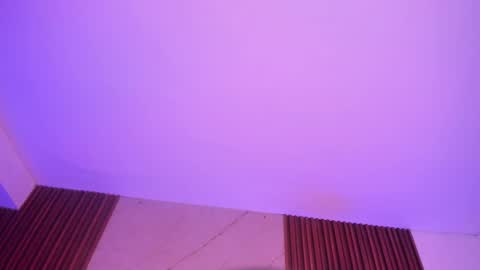 Snapshot of emiilycollins1 chatting on September 9, 1:27 am online show from September 9, 1:27 am