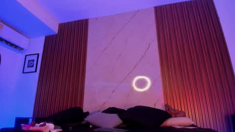 Snapshot of emiilycollins1 chatting on October 29, 1:08 am online show from October 29, 1:08 am