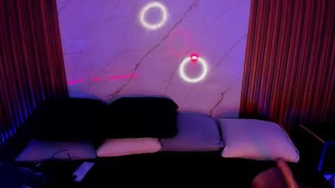 Snapshot of emiilycollins1 chatting on November 7, 1:05 am online show from November 7, 1:05 am