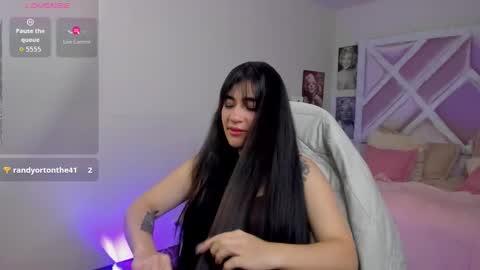 emilayton_ online show from September 20, 8:32 pm