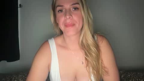 emilelovesyou online show from June 5, 2:29 am