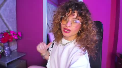 Snapshot of emili_rouse_ chatting on September 10, 9:59 pm Emy  online show from September 10, 9:59 pm