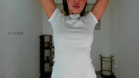 Snapshot of emilia_harpper chatting on February 19, 12:23 pm Emilia Harpper online show from February 19, 12:23 pm