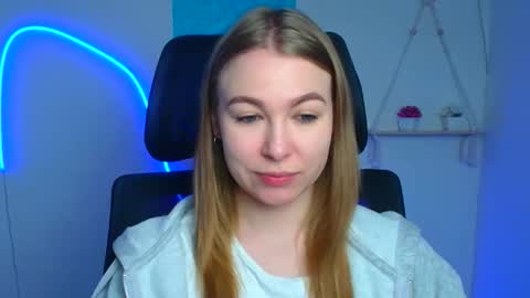 Emilia online show from February 18, 6:31 am