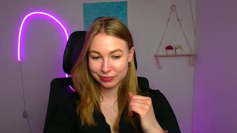 Emilia online show from April 7, 11:32 am