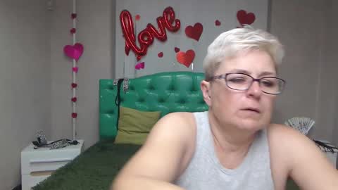 EmiliaGree online show from September 22, 5:04 pm