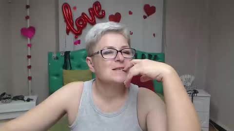 EmiliaGree online show from October 18, 6:26 am