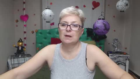 EmiliaGree online show from November 12, 6:19 pm