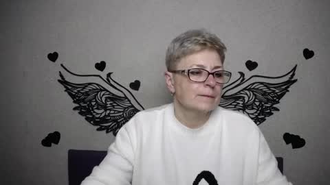 EmiliaGree online show from March 22, 6:00 pm