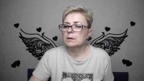 EmiliaGree online show from April 4, 5:10 pm