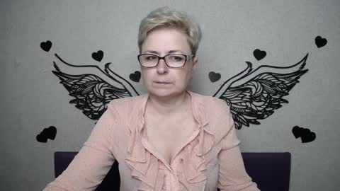 EmiliaGree online show from April 5, 5:21 pm