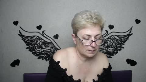 EmiliaGree online show from April 7, 6:19 pm