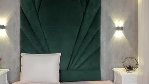 Emilie online show from March 31, 11:43 am