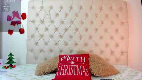 Snapshot of emilieandblake chatting on November 22, 11:42 am emilieandblake online show from November 22, 11:42 am