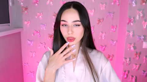 Snapshot of emilieliot chatting on November 4, 12:43 am Emily online show from November 4, 12:43 am