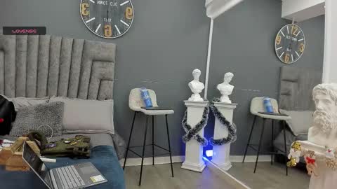 Emilio online show from December 16, 11:37 am