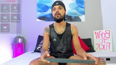 Snapshot of emilio_wolf chatting on February 18, 6:47 pm EMILIO online show from February 18, 6:47 pm