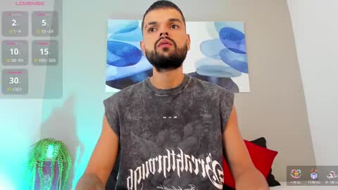 Snapshot of emilio_wolf chatting on February 22, 9:26 pm EMILIO online show from February 22, 9:26 pm