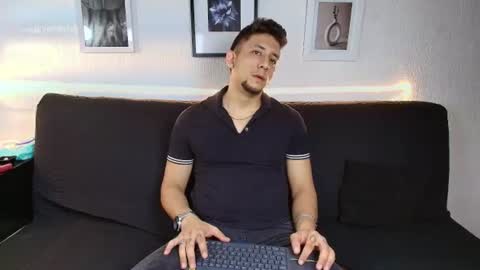 Snapshot of emiliocum_24 chatting on July 2, 5:13 am EMILIOCUM online show from July 2, 5:13 am