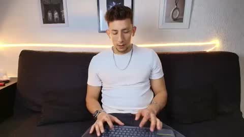 Snapshot of emiliocum_24 chatting on July 12, 4:58 am EMILIOCUM online show from July 12, 4:58 am